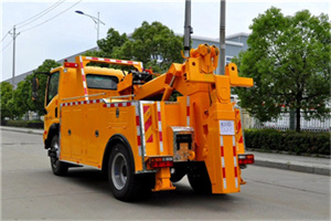 白玉高速路拖车费