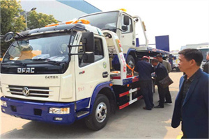 白玉汽车道路救援拖车价格